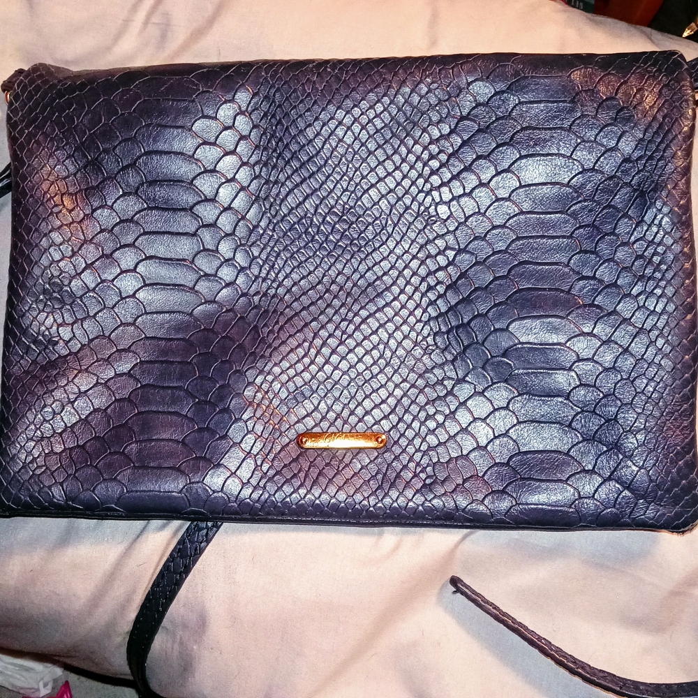 Elegant Blue Snakeskin Pattern Clutch